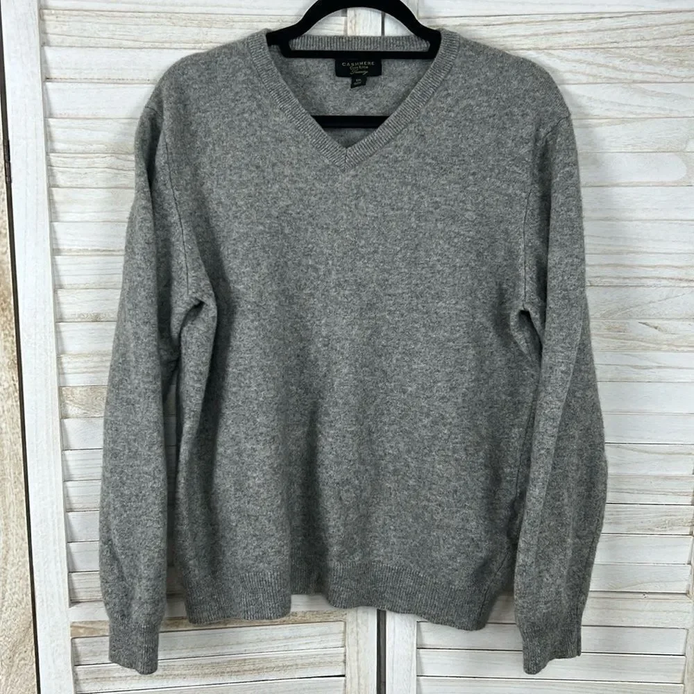 Club Room Macy's V-Neck Gray Cashmere Sweater